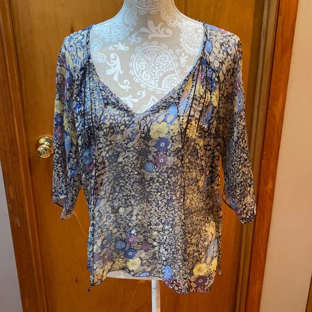 NWT Sabine floral print tunic blouse. Size M